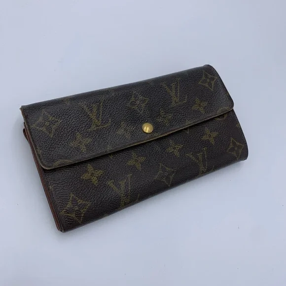 💥AUTHENTIC💥 Louis Vuitton Monogram Sarah Wallet - Picture 1 of 12